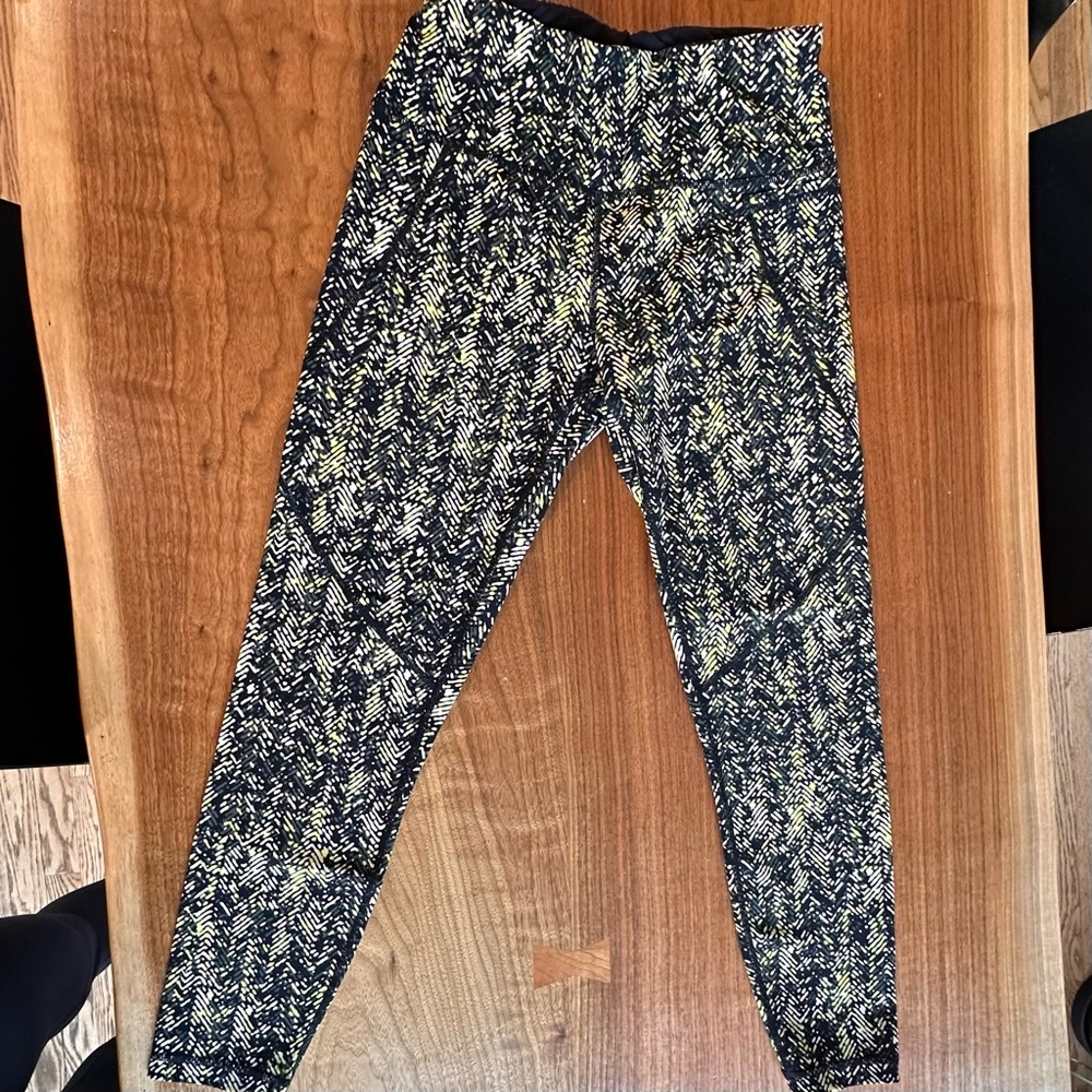 Sweaty Betty 7/8 The Power Leggings. Size XS, fits more like S.